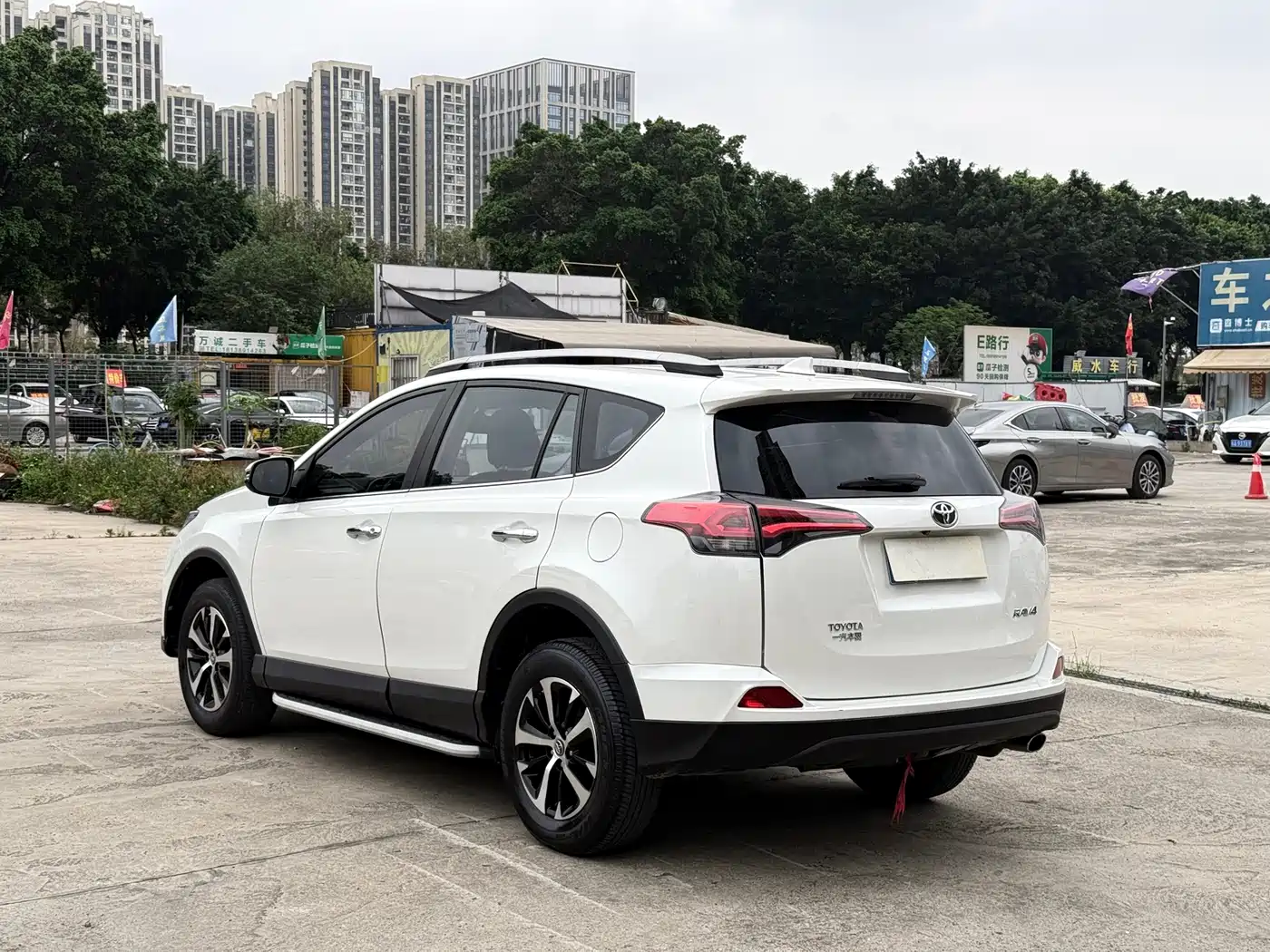 Toyota RAV4 Rongfang 2016 2.0L CVT 2WD Trend (China V) фото 7