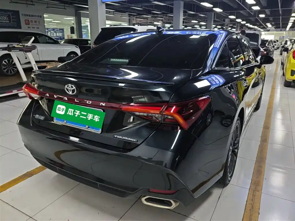 Toyota Avalon 2023 2.5L Touring Premium Edition фото 7