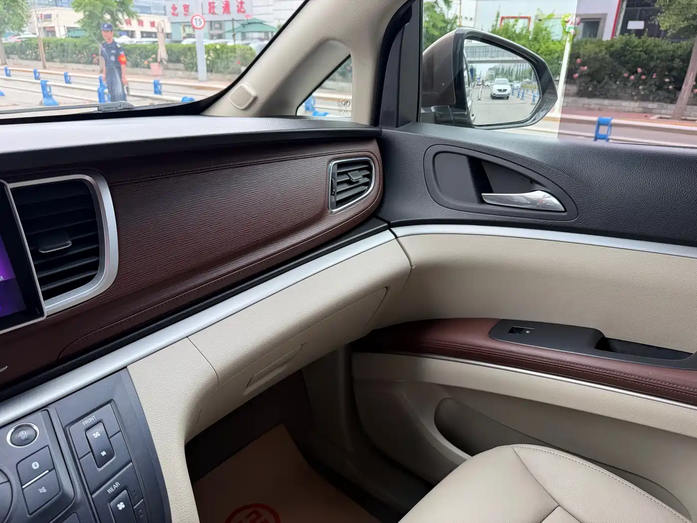 Buick GL8 2018 28T Comfort China VI фото 17