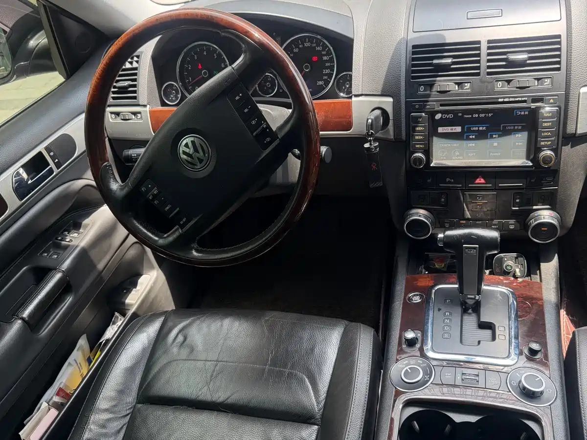 Volkswagen Touareg 2007 3.6L Luxury фото 13