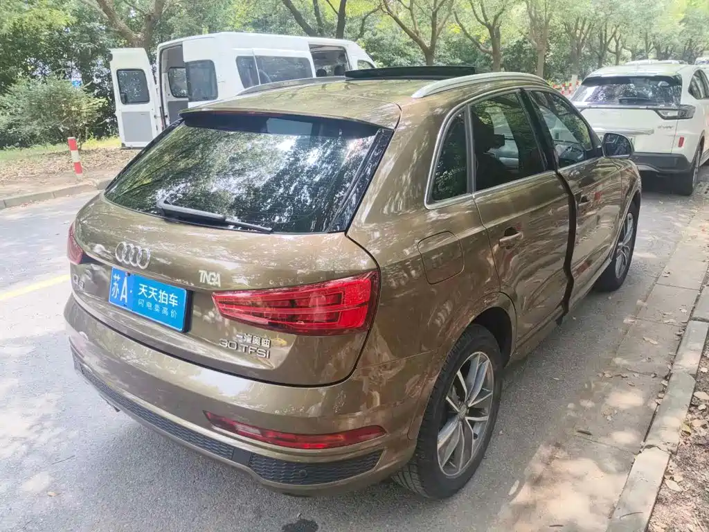Фото 2 - Audi Q3