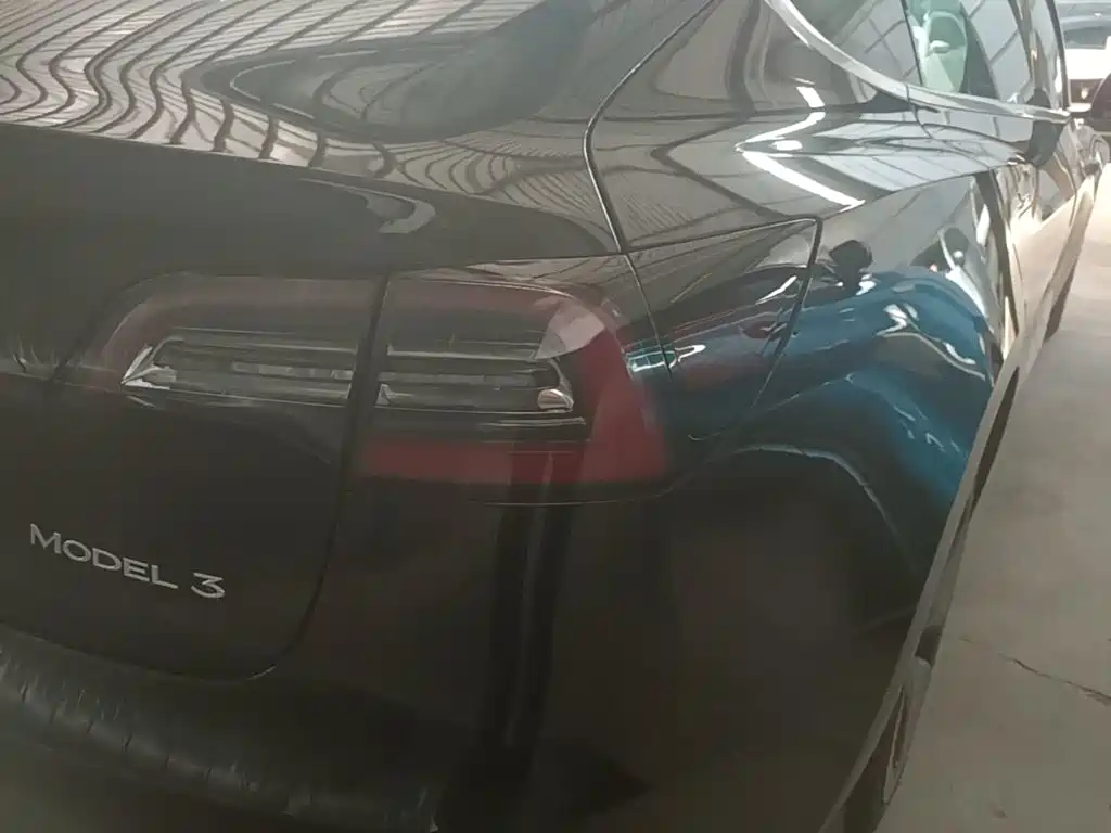 Фото 8 - Tesla Model 3