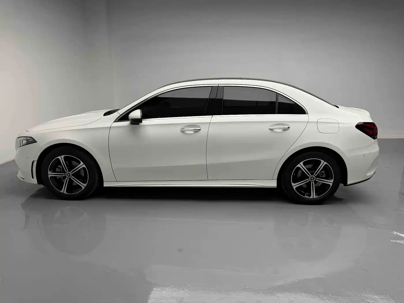 Mercedes-Benz A-Class 2022 Facelift III A 200 L Sport Sedan Fashion фото 4