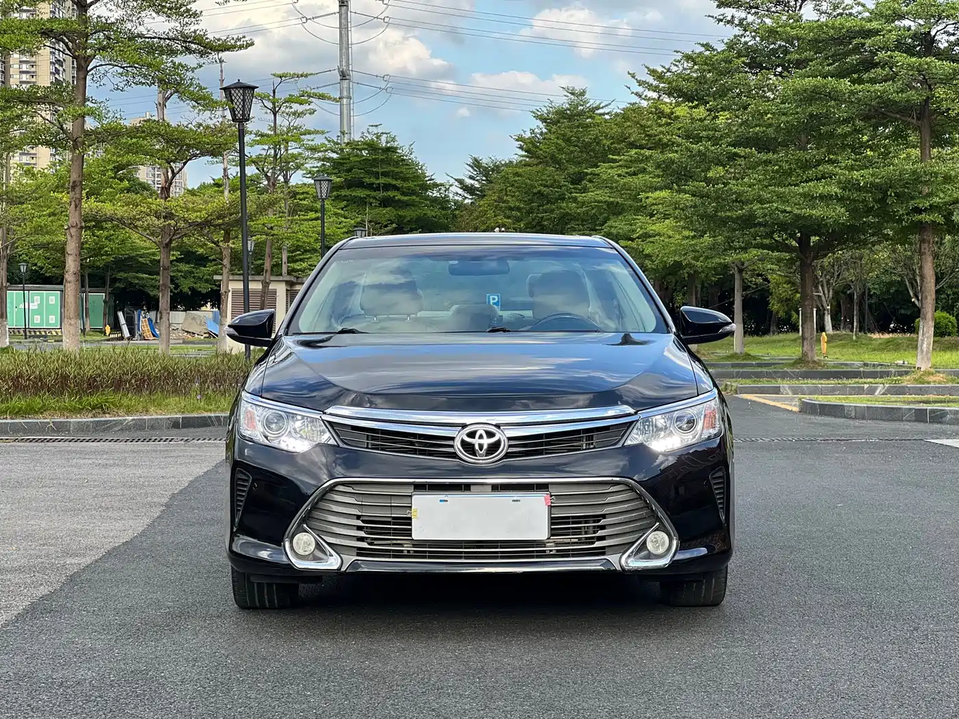 Фото 2 - Toyota Camry