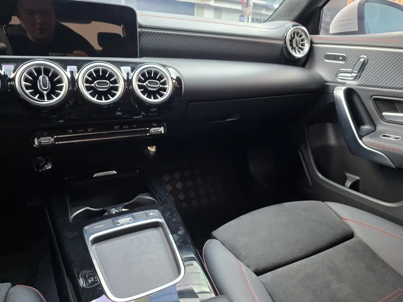 Mercedes-Benz A-Class 2024 A 200 L Fashion Edition фото 13