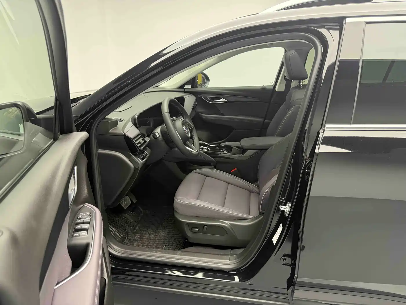 Buick Envision Plus 2026 Envision Plus 28T FWD Base фото 6