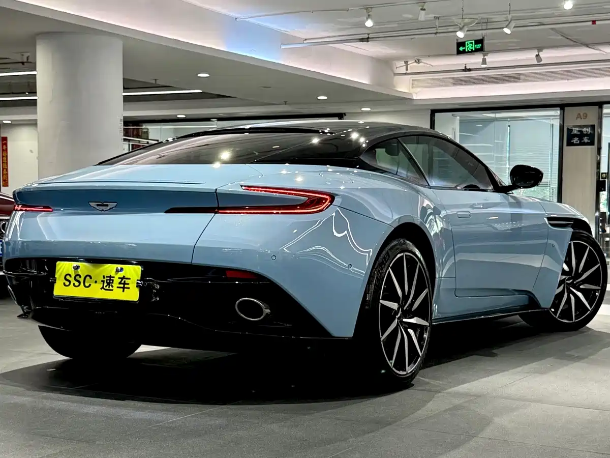 Aston Martin DB11 2017 2017 5.2T V12