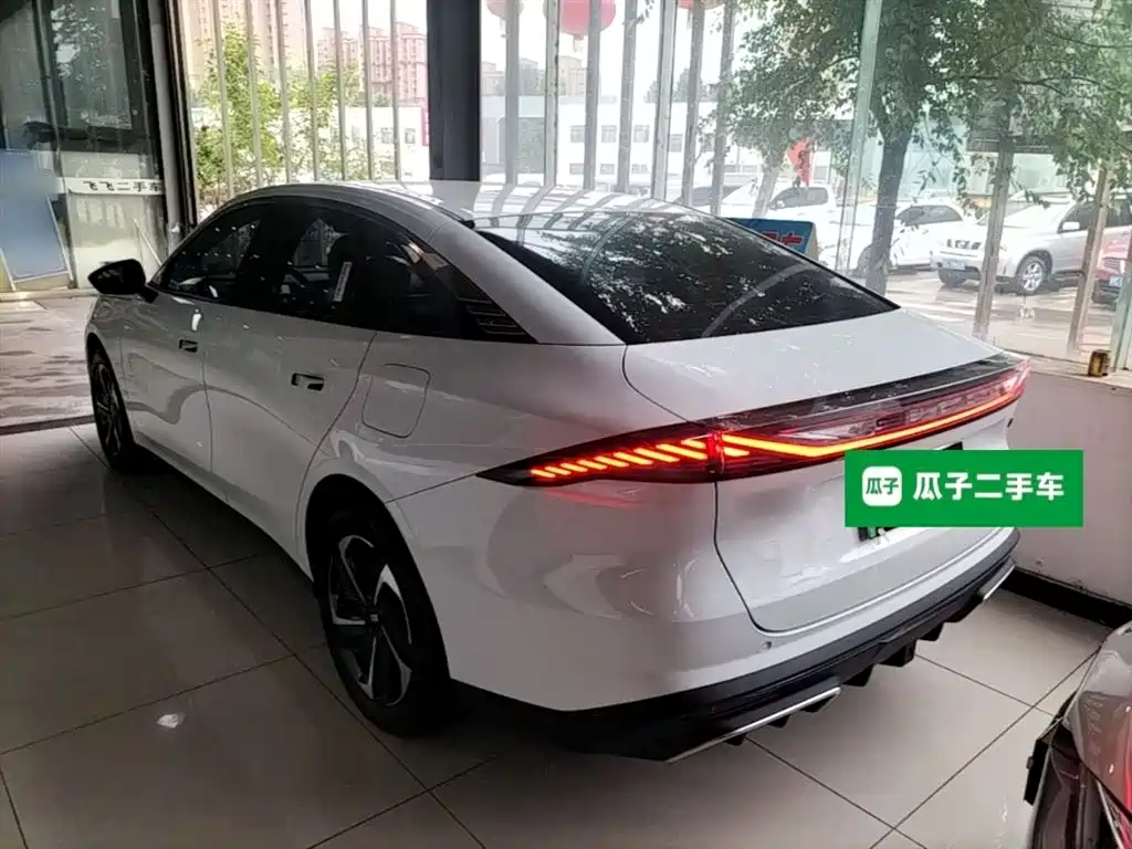 Geely Galaxy Galaxy L6 2024 125km PLUS Soaring Dragon Edition фото 5