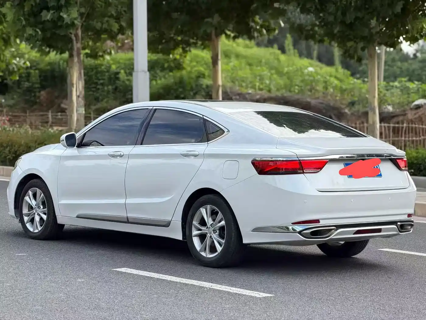 Photo 4 - Geely Borui
