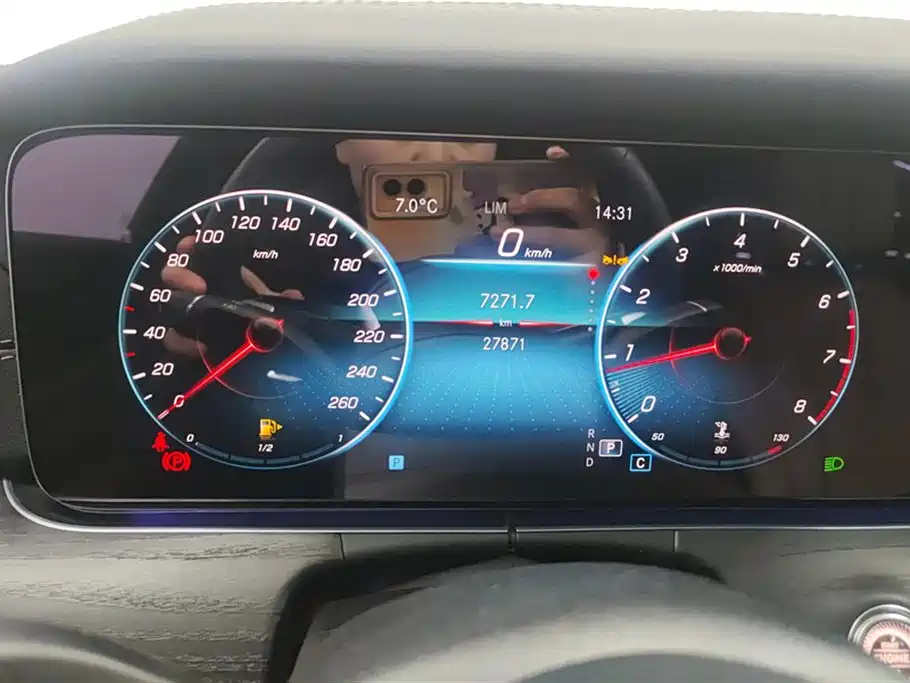 MERCEDES-BENZ E CLASS