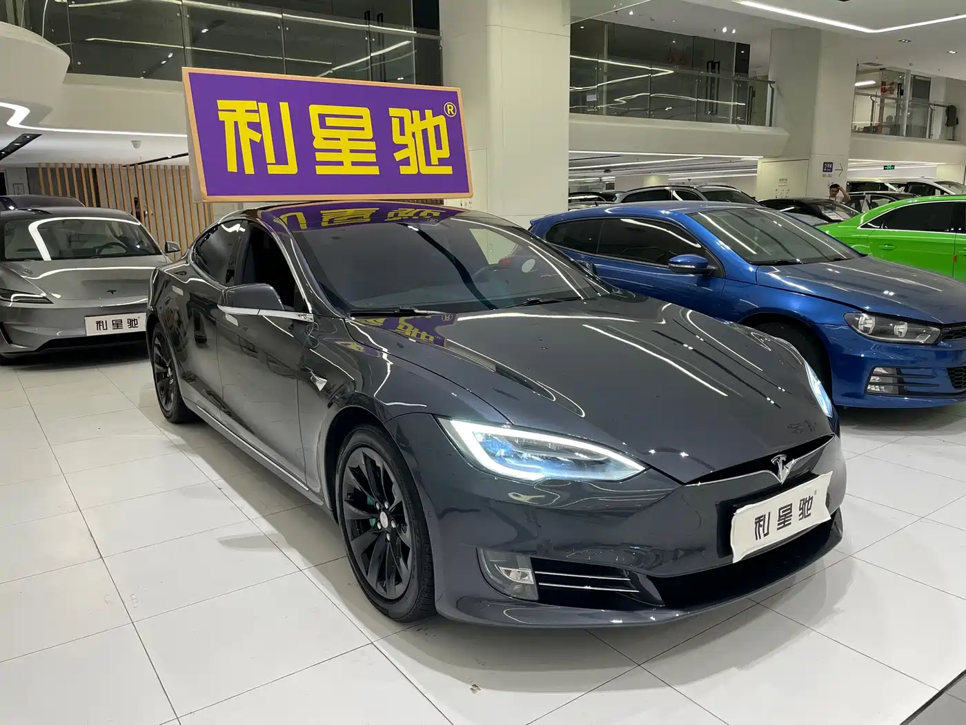 Tesla Model S 2020 2019 Long Range Version