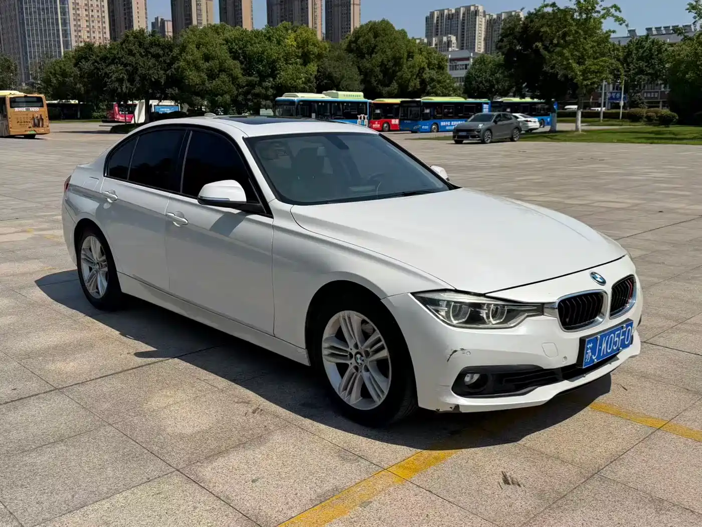 Photo 1 - BMW 3 Series