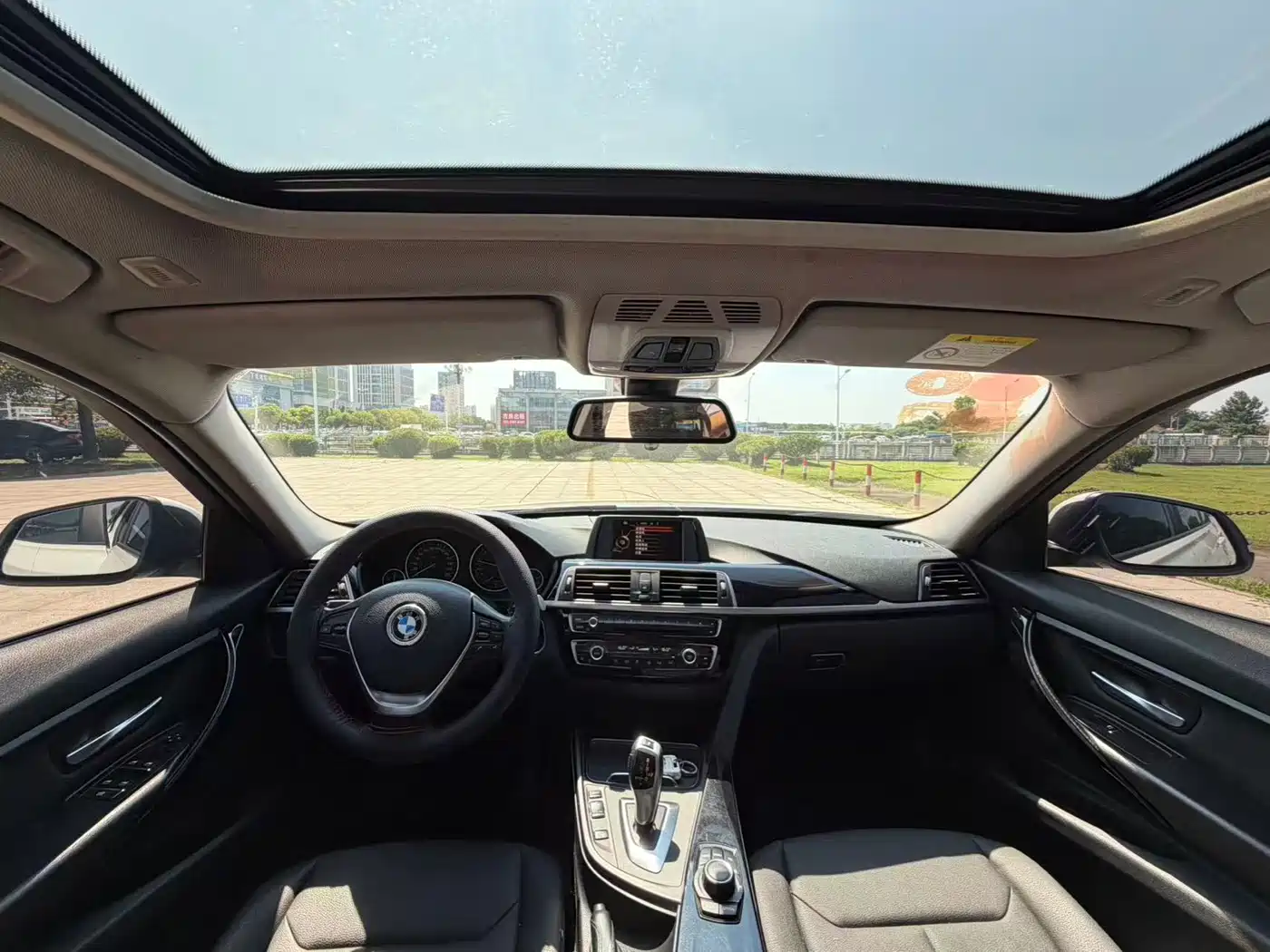 Photo 6 - BMW 3 Series