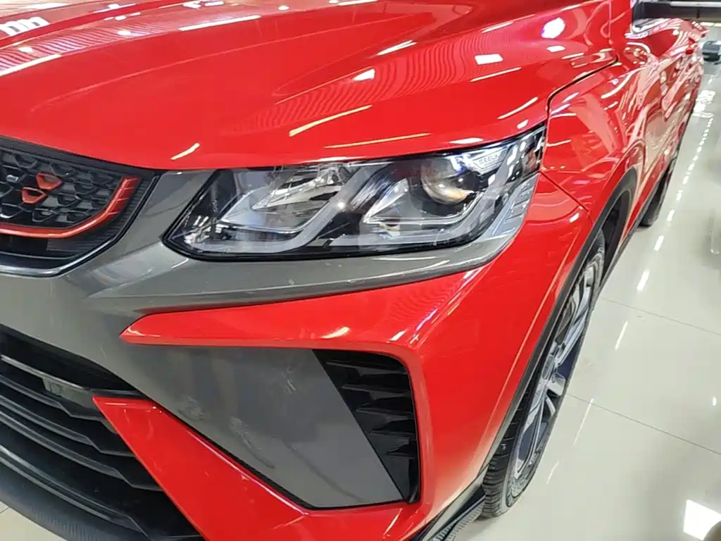 Фото 24 - Geely Binyue