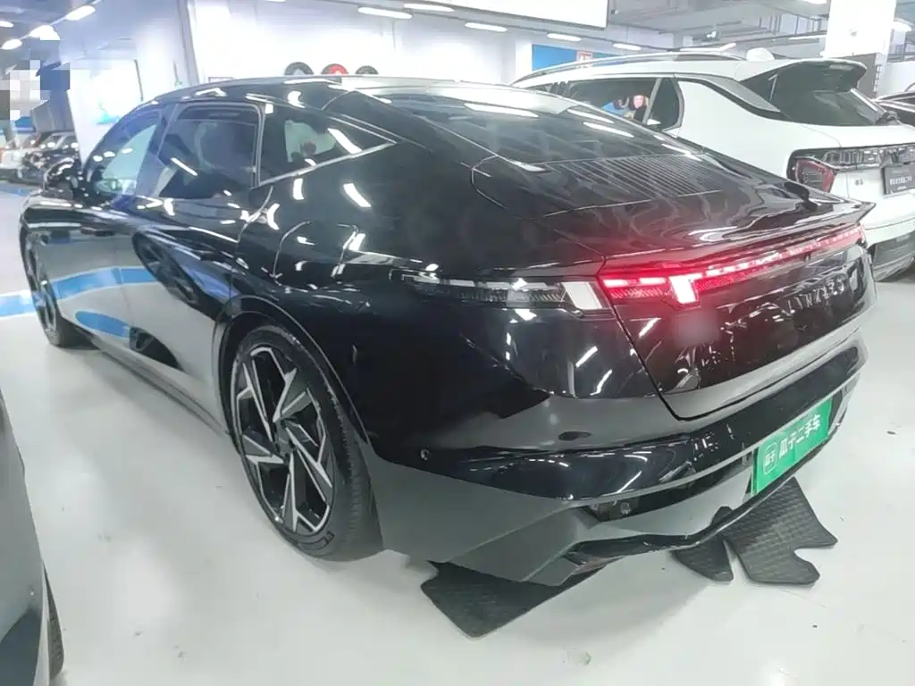 Photo 5 - Lynk & Co Z10