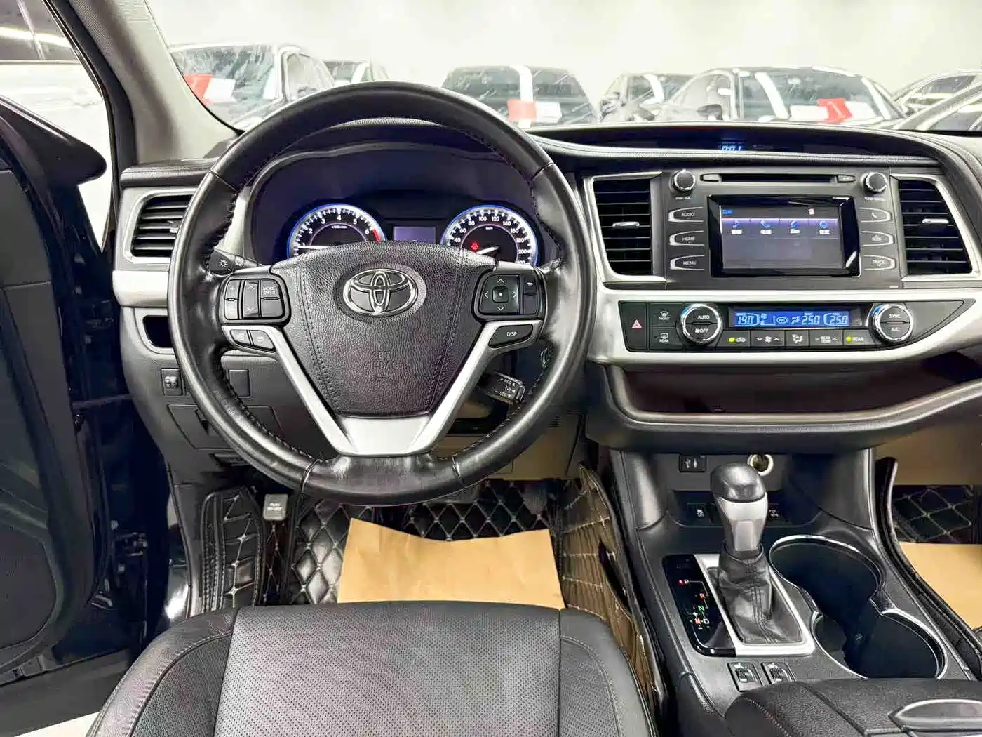 Toyota Highlander 2017 2.0T 4WD Premium 7-Seater фото 24