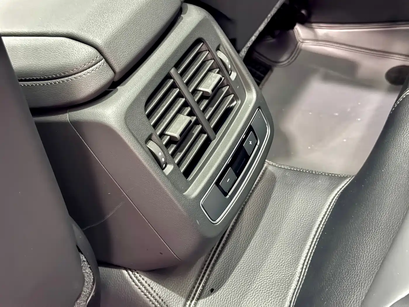 Audi e-tron GT 2024 2023 Base Model
