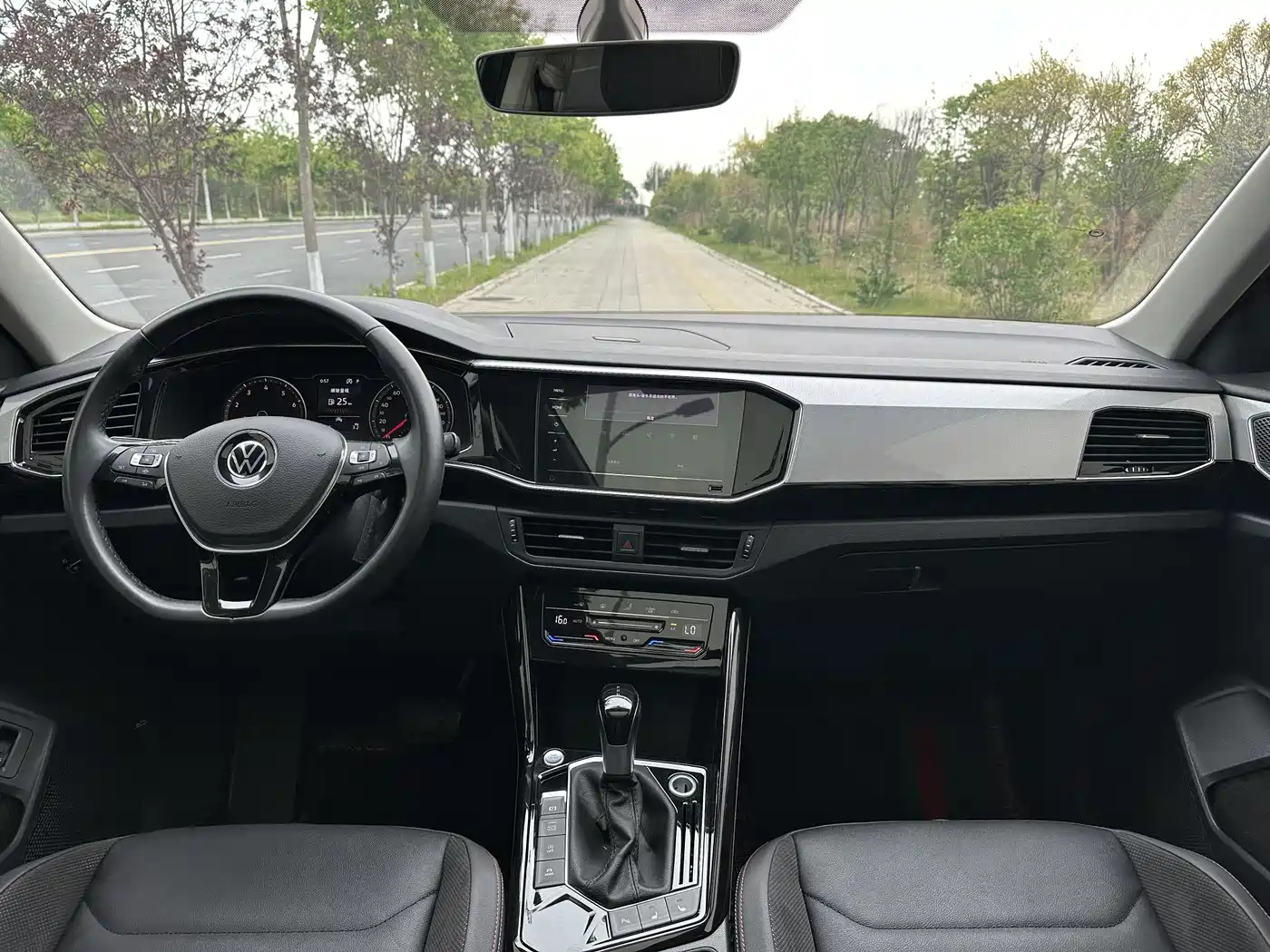 Volkswagen Tayron 2022 280TSI 2WD Luxury Smart Connect Edition фото 16