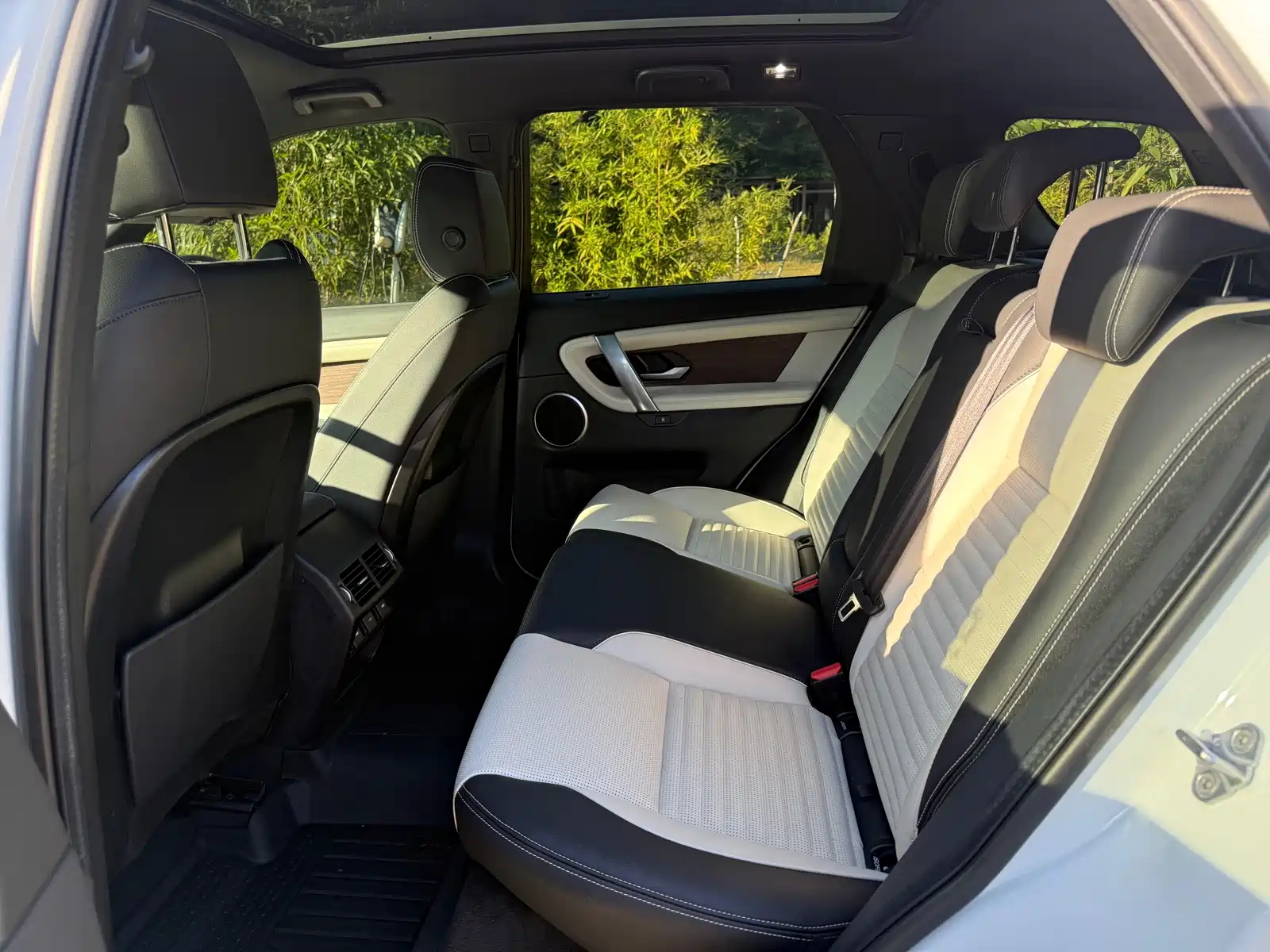 Photo 11 - Land Rover Discovery Sport PHEV