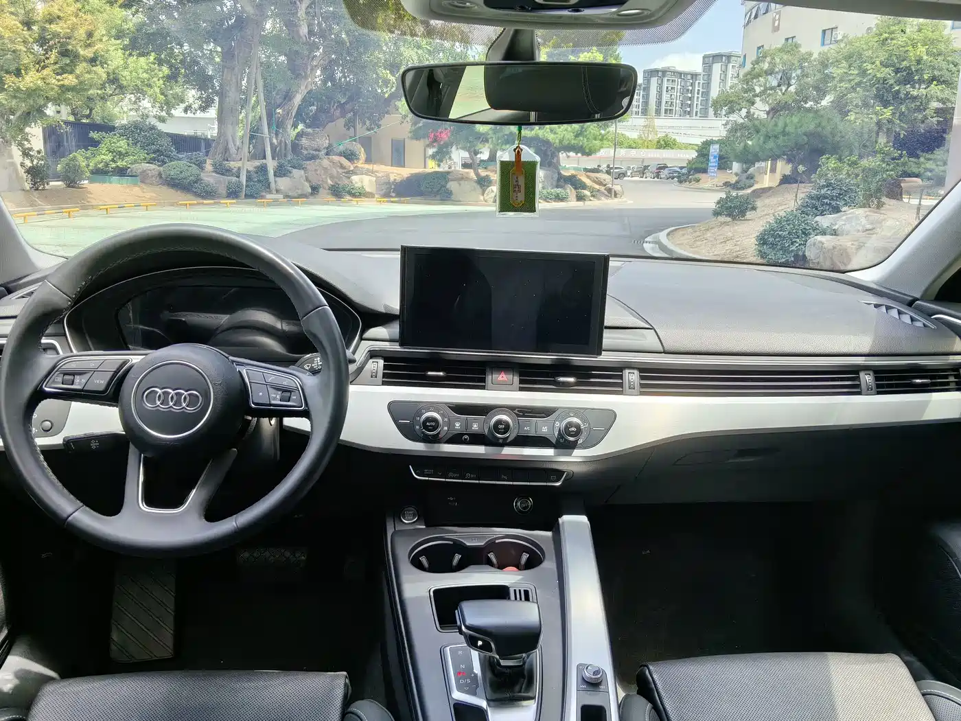Фото 4 - Audi A4L