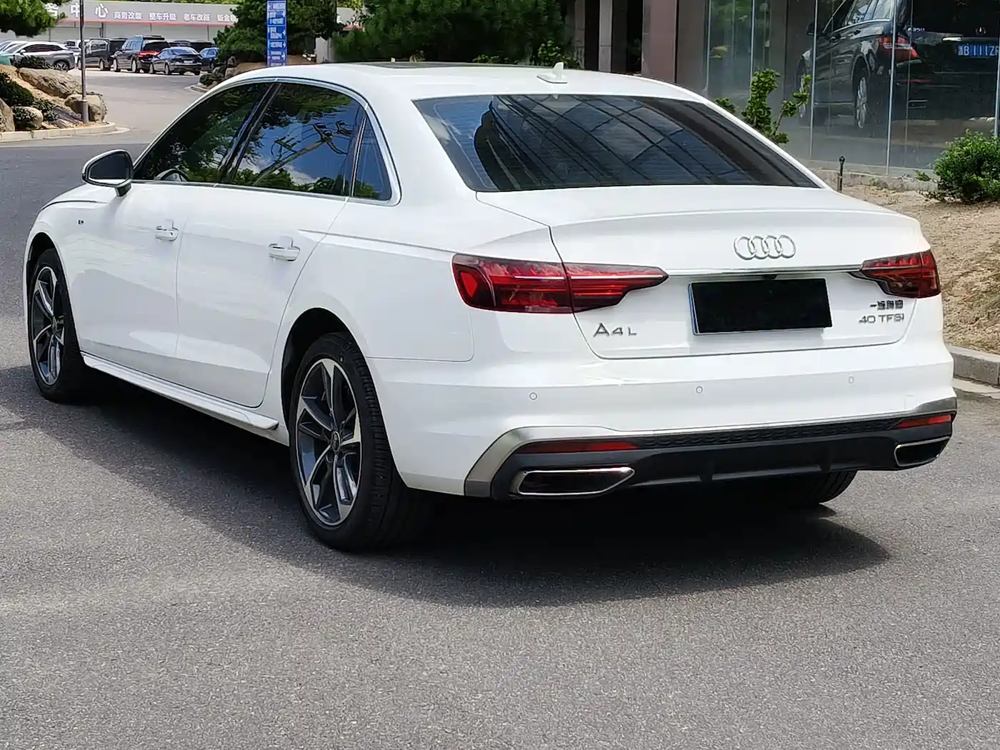 Фото 20 - Audi A4L