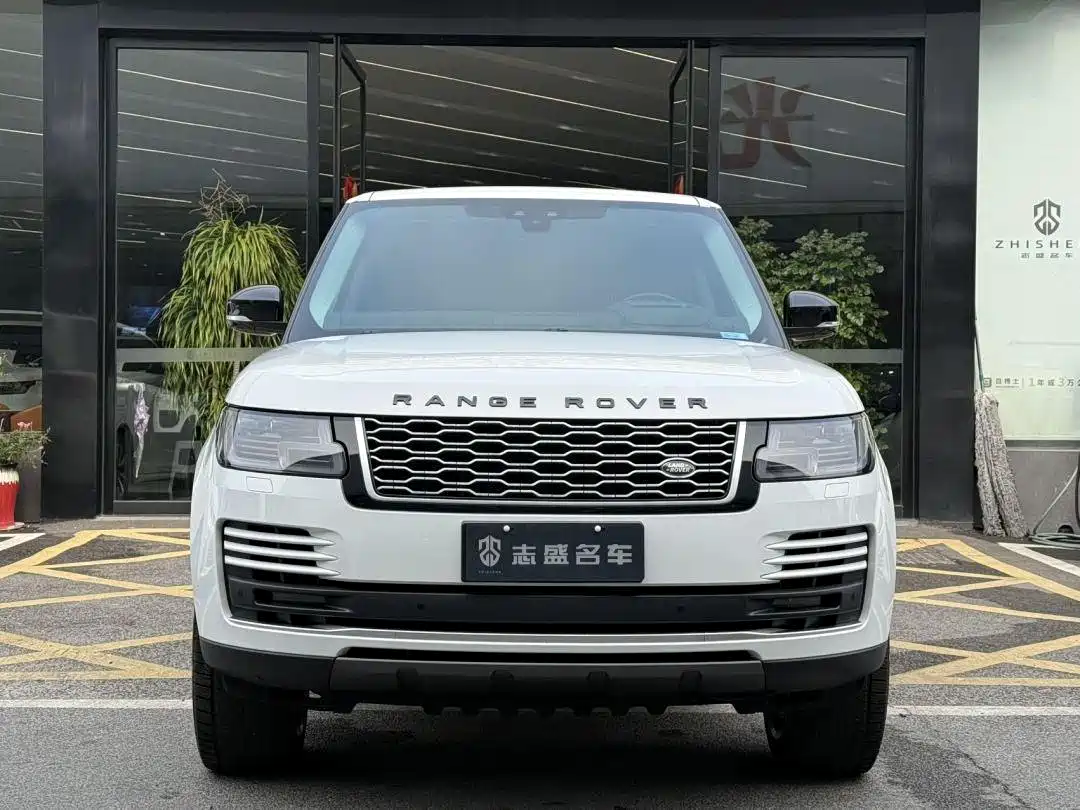 Land Rover Range Rover 2022 3.0 L6 360PS Heritage Edition фото 2