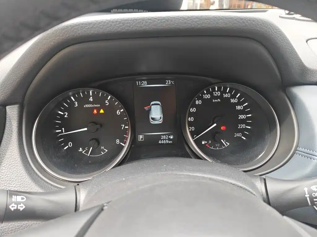 Nissan Qashqai 2025 2025 Facelift Honor 2.0L CVT XV Sincere Edition