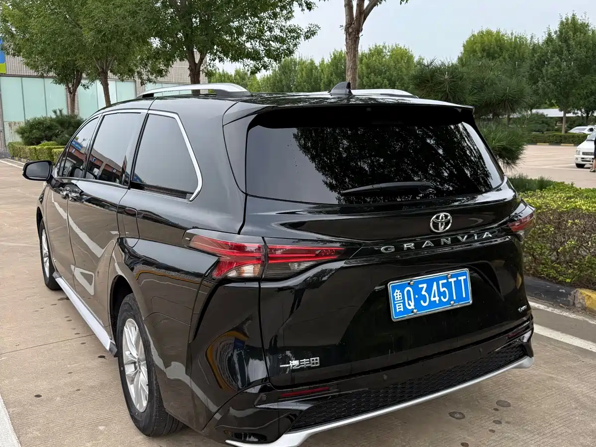 Toyota Granvia 2025 2024 2.5L Hybrid Comfort