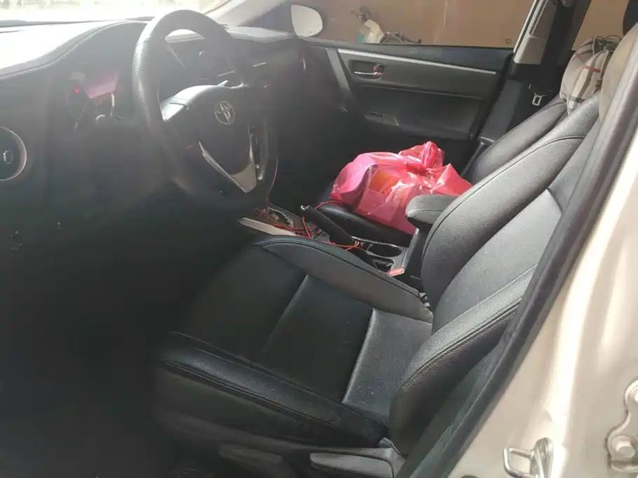 Photo 9 - Toyota Corolla