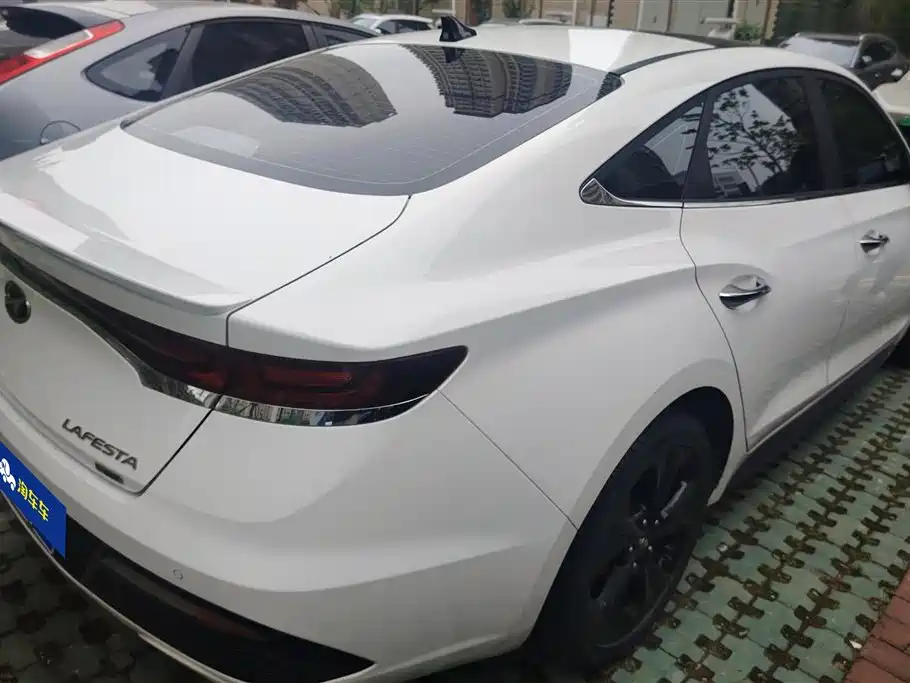 Hyundai Fista 2019 280TGDi Sport Edition China VI фото 3
