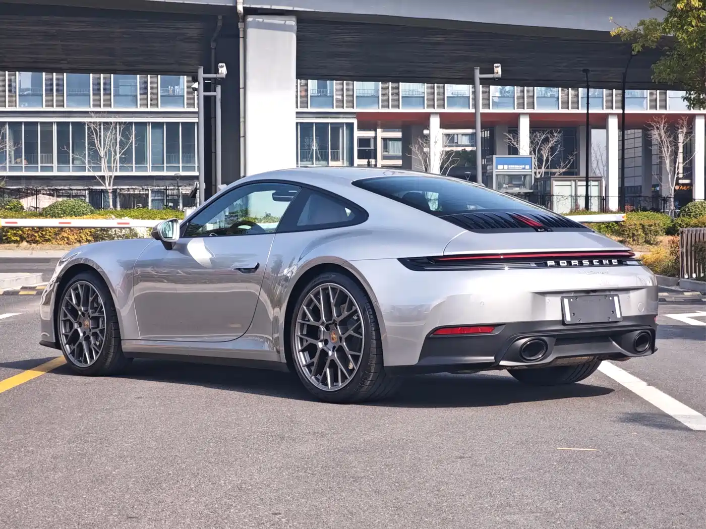 Porsche 911 2025 Carrera 3.0T фото 5