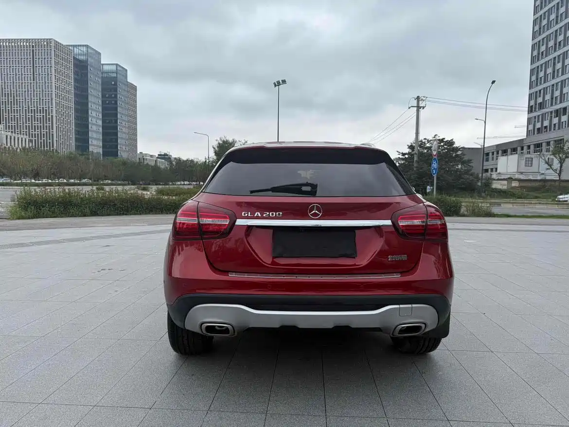 Mercedes-Benz GLA 2018 GLA 200 Dynamic фото 14