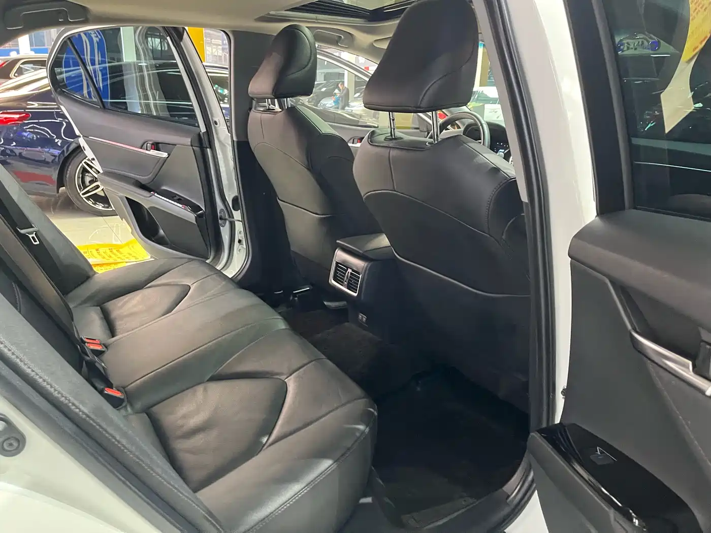 Toyota Camry 2021 2.0G Luxury Edition фото 16