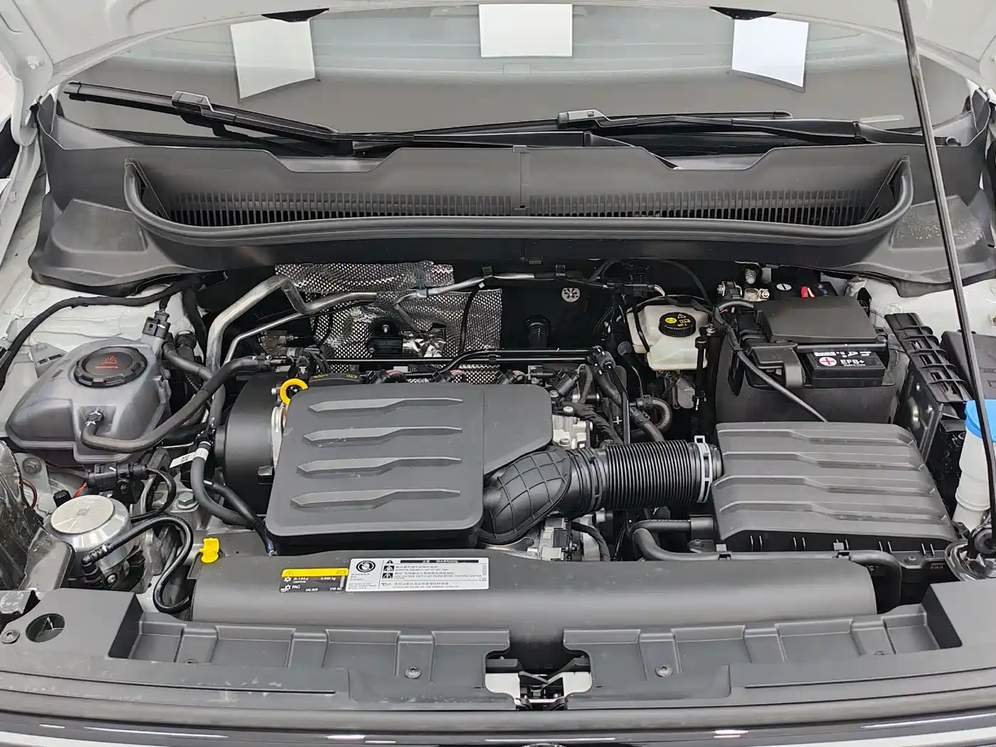Volkswagen Tharu 2025 Model Rising Star 1.5L Advance Edition фото 14