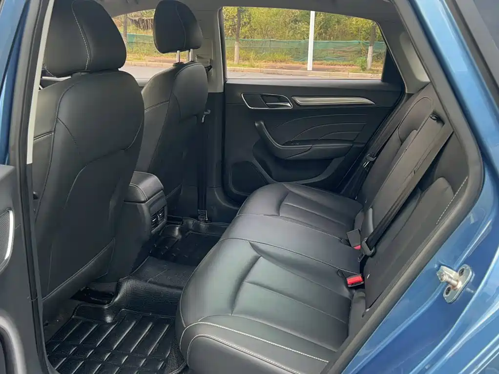 Фото 6 - Roewe i6