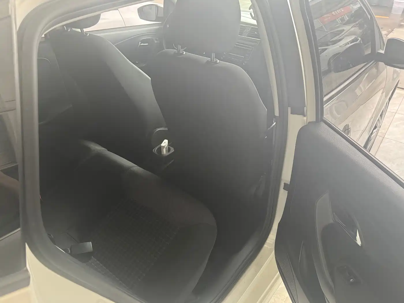 Volkswagen Polo 2016 1.6L Automatic Comfort фото 6