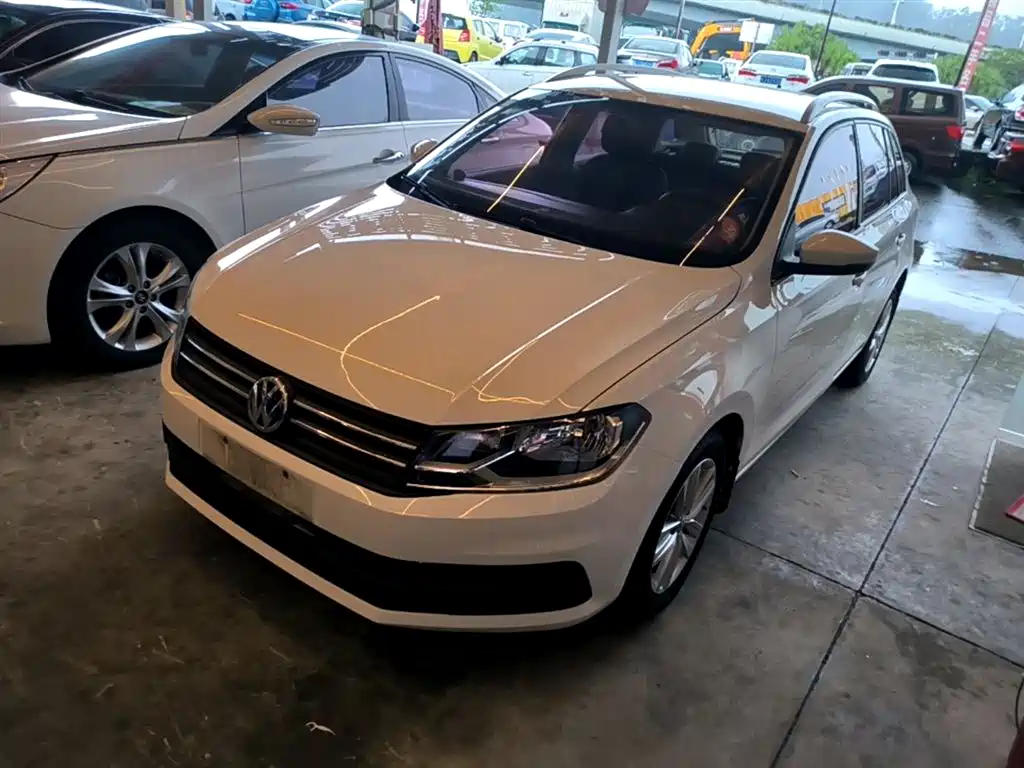Volkswagen Santana 2017 Gran Santana 1.6L Auto Trendline фото 2