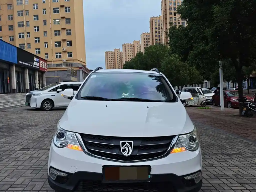 Photo 3 - Baojun 730