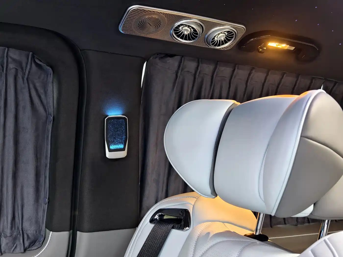 Mercedes-Benz Vito 2023 2.0T Business 7-Seater фото 18