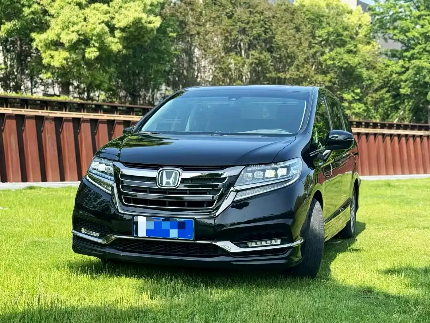 Honda Elysion 2019 2.0L Hybrid Luxury Edition