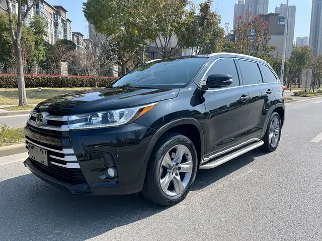 TOYOTA HIGHLANDER