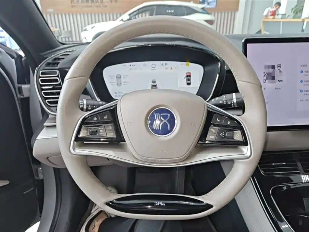 BYD Han 2025 DM-i 125KM Honor фото 11