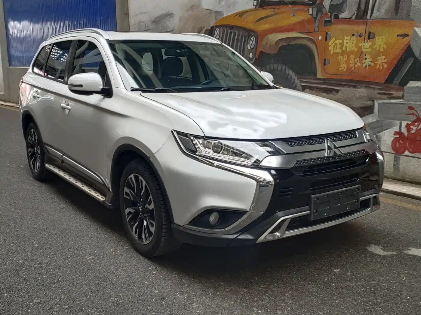 MITSUBISHI OUTLANDER