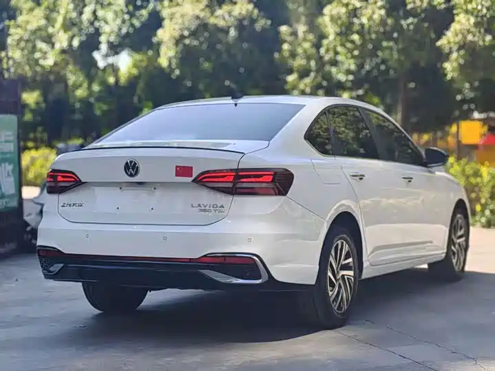 Volkswagen Lavida 2023 280TSI DSG Starlight Comfort Edition фото 7