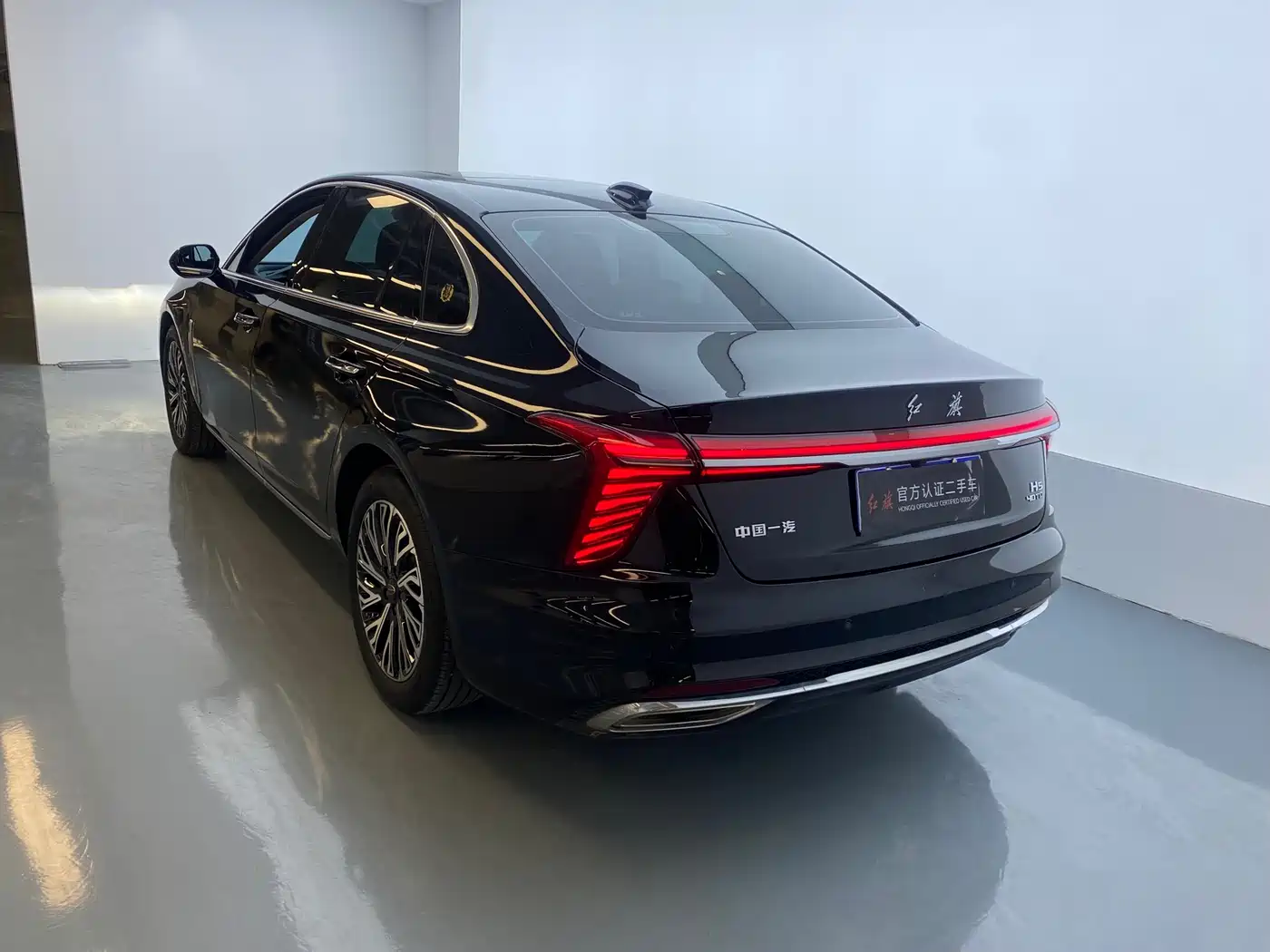 Hongqi H5 2024 2.0T Automatic Smart Connect Flag Smooth Edition фото 15