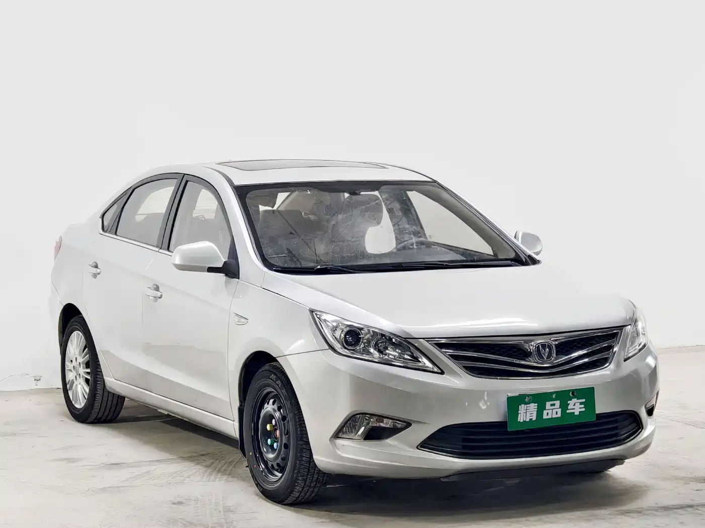 Фото 3 - Changan Eado