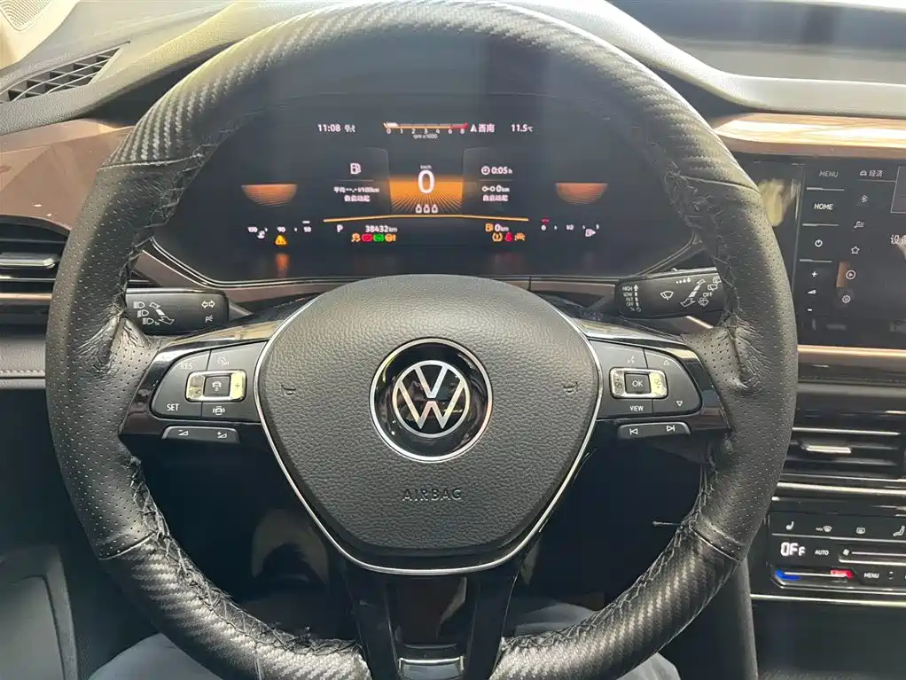 Volkswagen Tharu 2022 280TSI FWD Luxury Edition фото 12