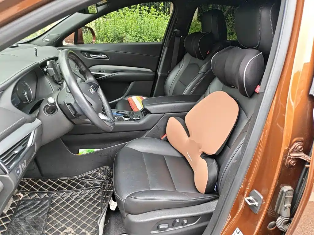 Cadillac XT4 2019 2018 28T FWD Leading Edition