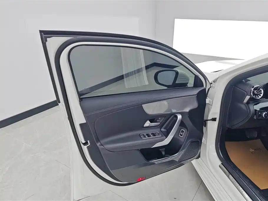Mercedes-Benz A-Class 2020 Second Facelift A 180 L Sport Sedan фото 7