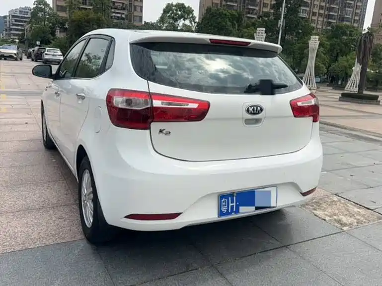 Kia K2 2013 2012 Hatchback 1.4L AT Cool Commemorative Edition